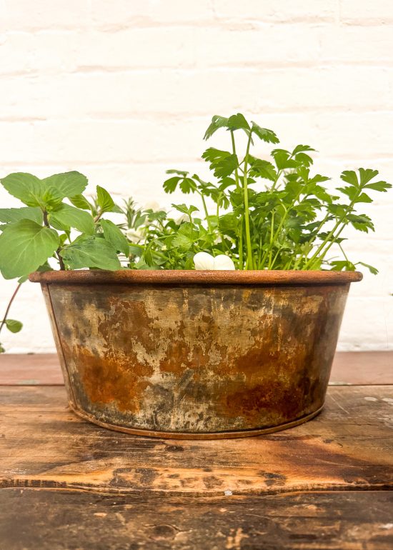 Set 3 Classic Aged Iron Round Bowls - Image 3