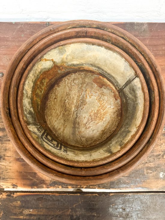 Set 3 Classic Aged Iron Round Bowls - Image 8