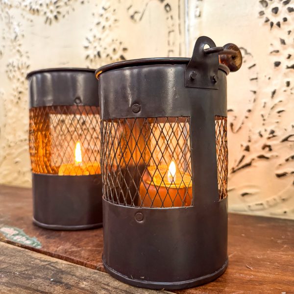 Set 2 Round Iron Candle/Plant Baskets