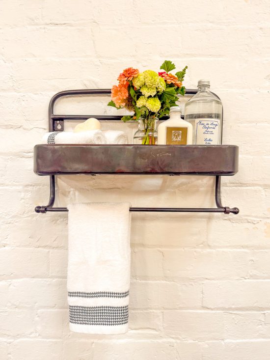 Iron Shelf w/hanging (packed 2 per carton)